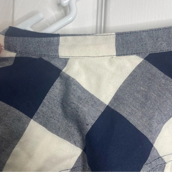 J. Crew Navy & White Buffalo Plaid Shirt - Size Medium - Henley Long Sleeve - Picture 6 of 6